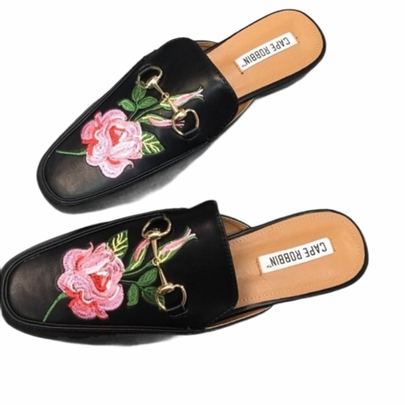 Black Floral Cape Robbin Mules - Picture 2 of 7